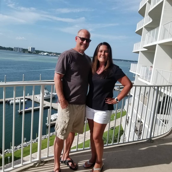 Meet your Posher, Julianne - Picture 1 of 2